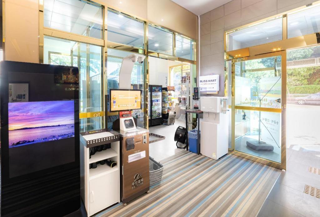 Benikea The Bliss Hotel Incheon Exterior photo